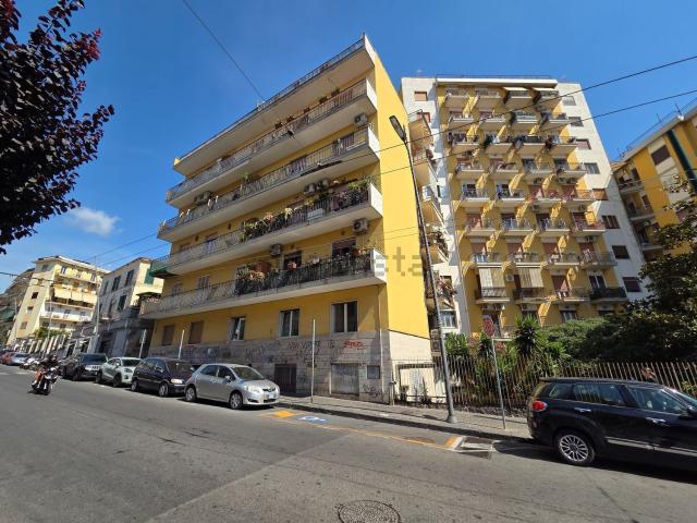 Appartamento in vendita a Portici, Napoli