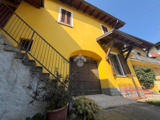 Appartamento in vendita a Lozza, Lombardia