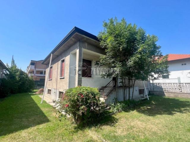 Appartamento in vendita a Turate, Lombardia