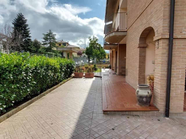Appartamento in vendita a Colledara, Abruzzo