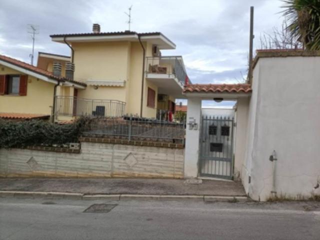 Appartamento in vendita a C.da Colle Cervone, Pescara