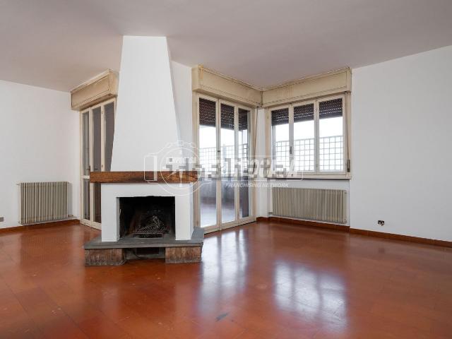 Appartamento in vendita a Re, Reggio Emilia