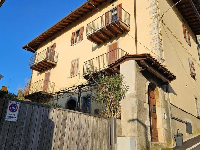 Appartamento in vendita a Azzonica, Sorisole