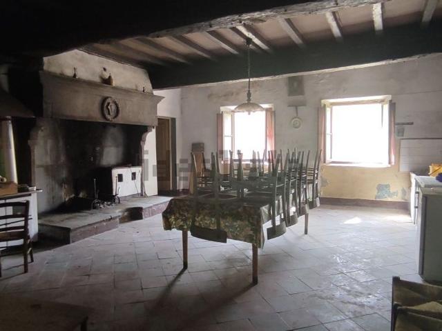 Appartamento in vendita a Vicchio, Toscana
