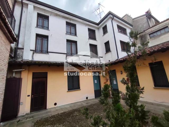 Appartamento in vendita a Castelleone, Cremona
