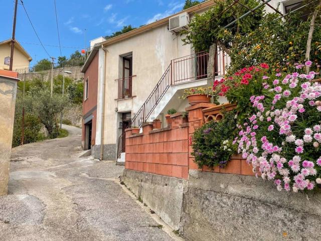 Appartamento in vendita a San Salvatore Di Fitalia, Sicilia