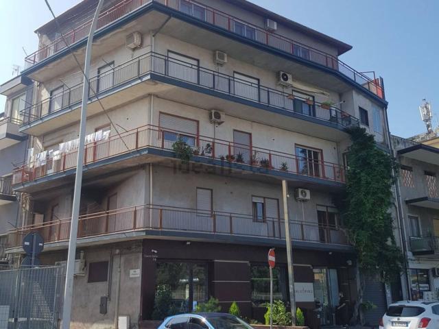 Appartamento in vendita a Paternò, Catania