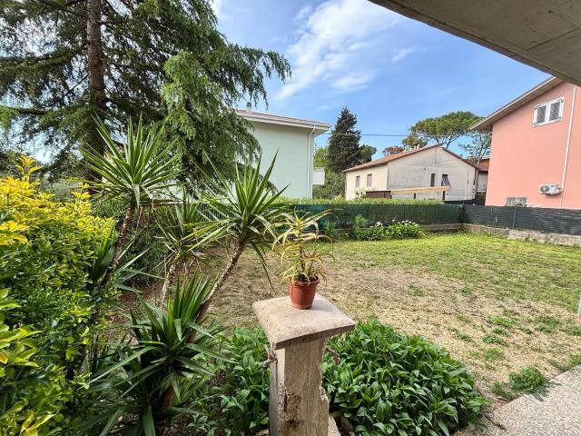 Appartamento in vendita a Pesaro, Pesaro E Urbino