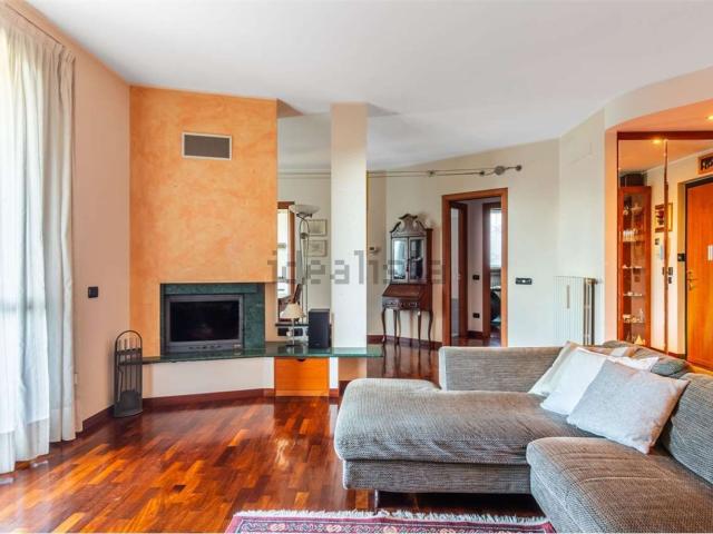Appartamento in vendita a Desio, Lombardia
