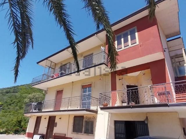 Appartamento in vendita a Contrada, Campania