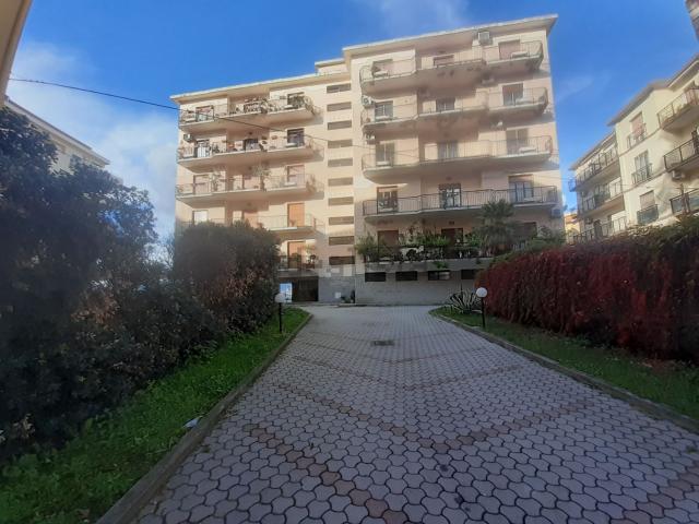 Appartamento in vendita a Calabria, Reggio Calabria