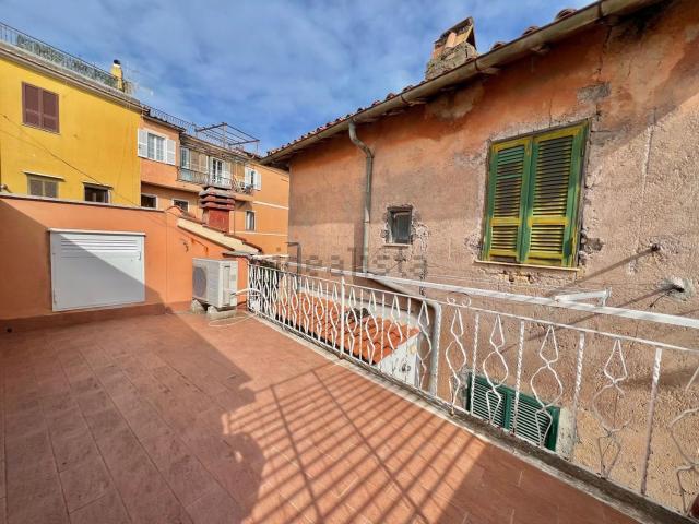 Appartamento in vendita a Lanuvio, Roma Capitale