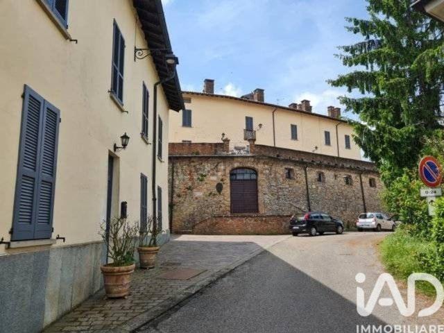 Appartamento in vendita a Castana, Lombardia