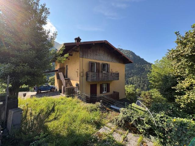 Appartamento in vendita a Oltressenda Alta, Lombardia