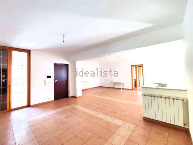Appartamento in vendita a Monforte San Giorgio, Sicilia