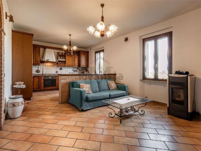 Appartamento in vendita a Canali, Re