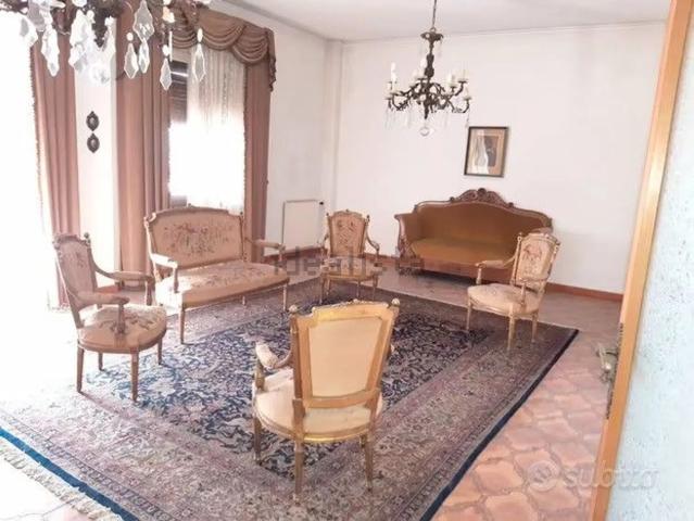 Appartamento in vendita a Paternò, Sicilia