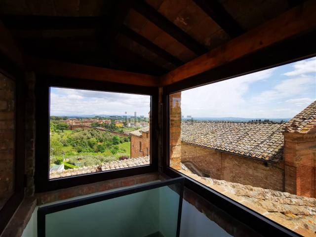 Attico in vendita a Contrada del Leocorno, Siena