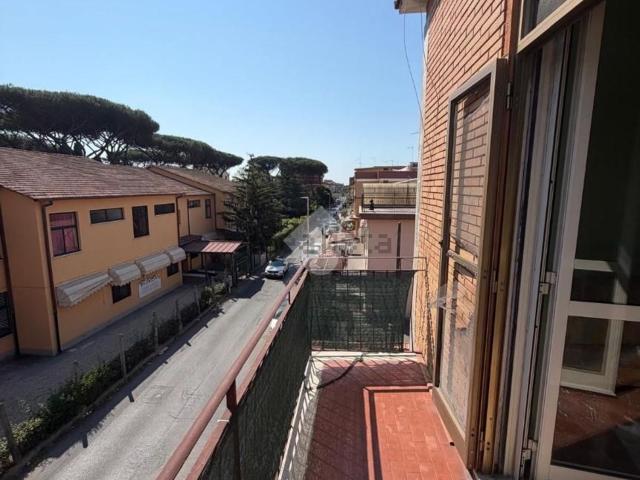 Appartamento in vendita a Municipio Roma X, Roma Capitale