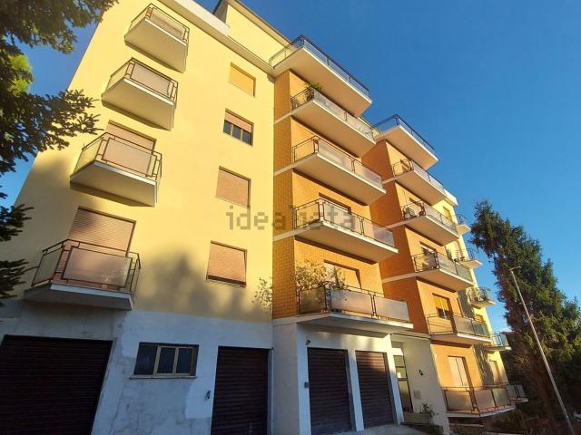Appartamento in vendita a Colleverde, Marche