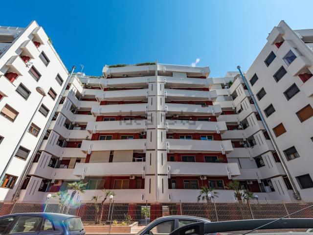 Appartamento in vendita a Madonnella, Bari