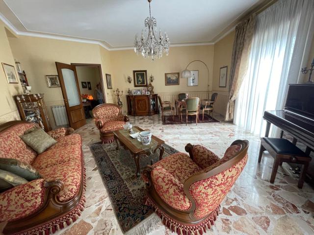 Appartamento in vendita a Sant'agata Li Battiati, Catania