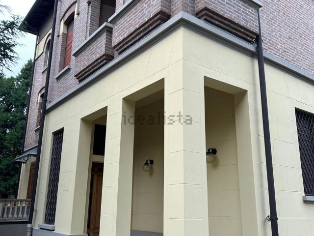 Appartamento in vendita a Sant'Agostino esterna-Porta Castello, Re