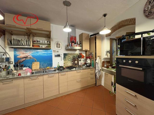 Appartamento in vendita a Bucine, Toscana