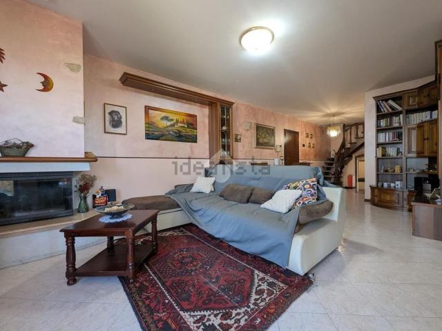 Appartamento in vendita a Chiavicone, Sant'Ilario d'Enza