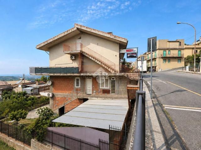 Appartamento in vendita a Santa Lucia Di, Sicilia