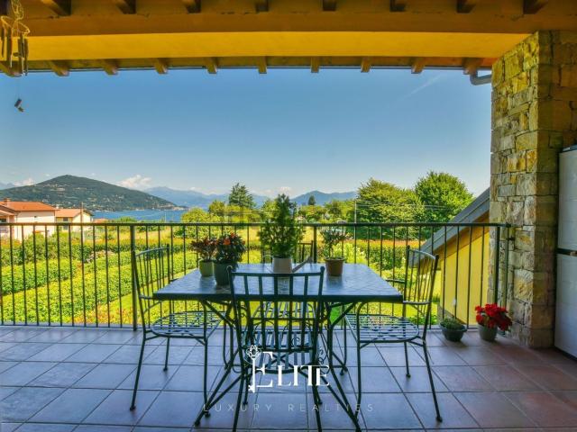 Appartamento in vendita a Ranco, Lombardia