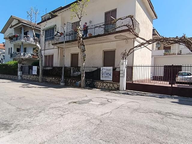Appartamento in vendita a Scauri, Minturno