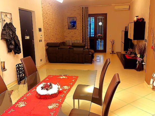 Appartamento in vendita a Acireale, Sicilia