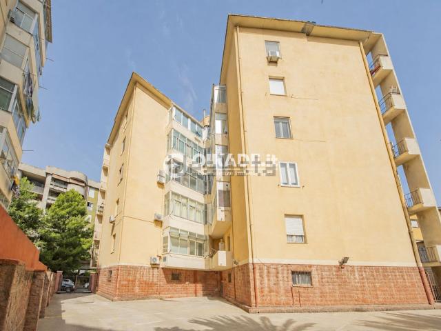 Appartamento in vendita a Bonaria, Cagliari