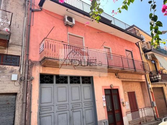 Appartamento in vendita a Santa Maria Di Licodia, Sicilia