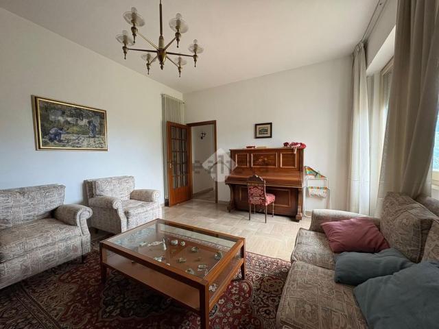 Appartamento in vendita a Gubbio, Umbria