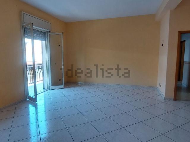 Appartamento in vendita a Paternò, Catania