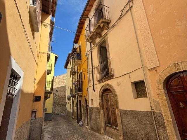 Appartamento in vendita a Sulmona, Abruzzo