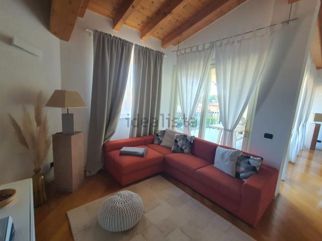 Attico in vendita a Rivoltella del Garda, Desenzano Del Garda