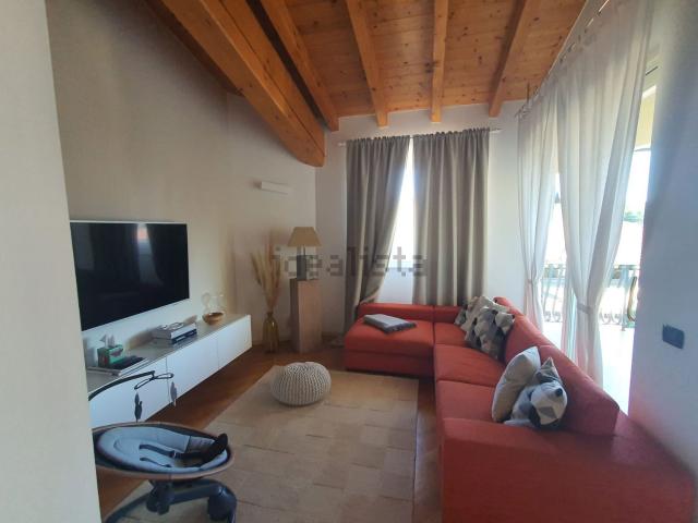 Attico in vendita a Rivoltella del Garda, Desenzano Del Garda