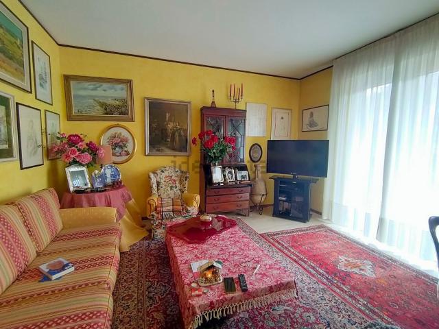 Appartamento in vendita a Biumo Superiore, Varese