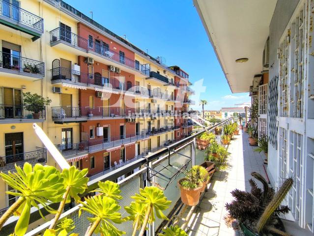 Appartamento in vendita a Portici, Campania