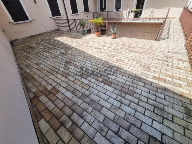 Appartamento in vendita a Lonato, Lombardia