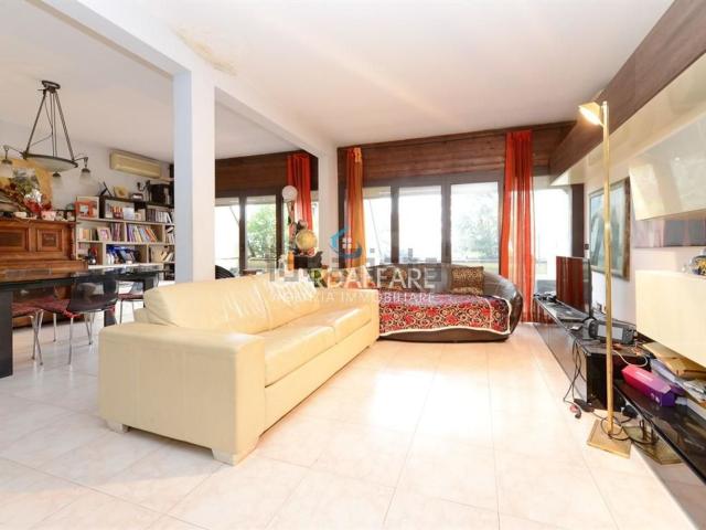 Attico in vendita a Desenzano Del Garda, Brescia