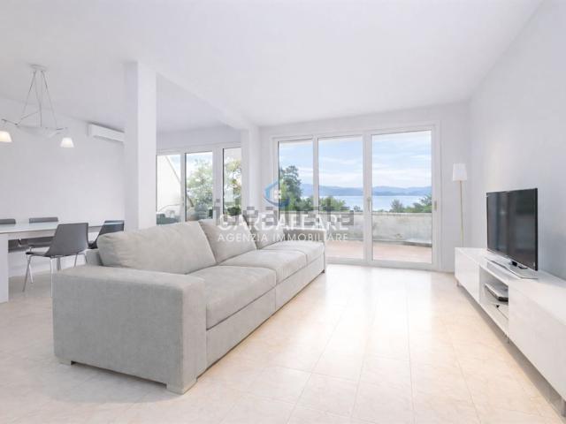 Attico in vendita a Desenzano Del Garda, Lombardia