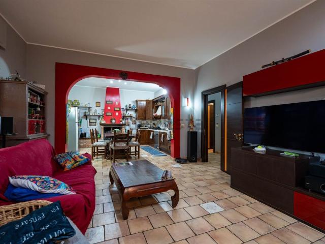 Appartamento in vendita a Pedara, Catania