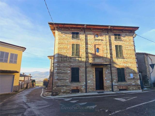 Appartamento in vendita a Rivergaro, Reggio Emilia