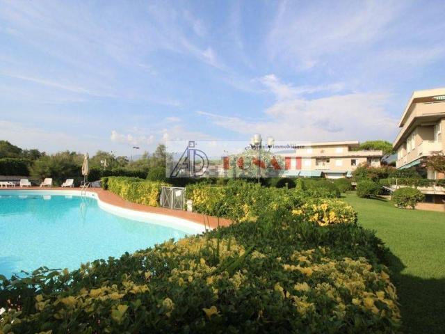 Appartamento in vendita a Montignoso, Toscana