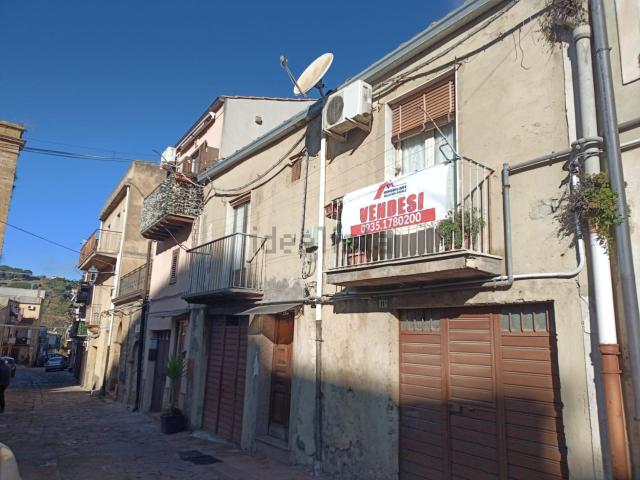 Appartamento in vendita a Monte, Piazza
