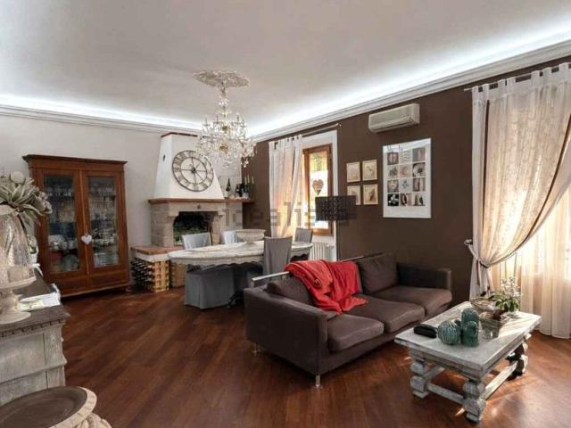 Appartamento in vendita a Montemurlo, Toscana